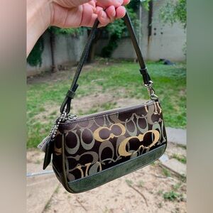 🫒 100% Authentic Vintage/ Y2K Green  Hampton Demi Coach Shoulder Purse #7027